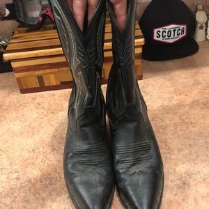 Laredo cowgirl boots